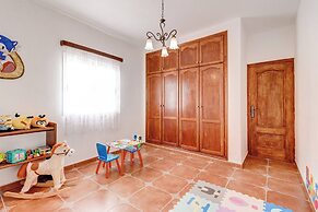 Beautiful Arianny House With Pool