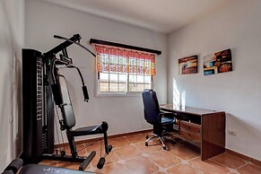 Beautiful Arianny House With Pool