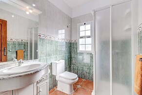 Beautiful Arianny House With Pool