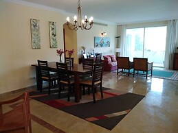 Tranquil 3 Bed Apt In La Quinta Close To Golf