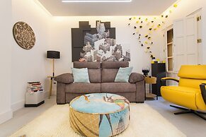 Dalí's Sanctuary in Granada Private Parking Free