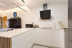 Dalí's Sanctuary in Granada Private Parking Free