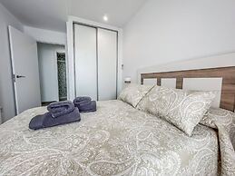 Modern Two Bedroom Apartment With Pool