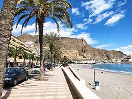 Charming Three Bedrooms Apartment With Seaview