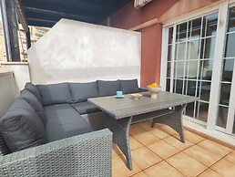 Charming Three Bedrooms Apartment With Seaview