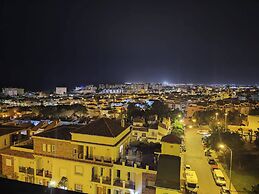Charming Three Bedrooms Apartment With Seaview