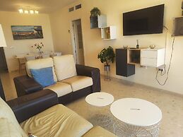 Charming Three Bedrooms Apartment With Seaview