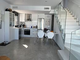 Luxury Three Bedroom Villa With Private Pool and Rooftop Solarium