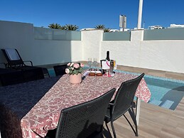 Luxury Three Bedroom Villa With Private Pool and Rooftop Solarium