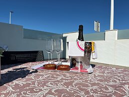 Luxury Three Bedroom Villa With Private Pool and Rooftop Solarium