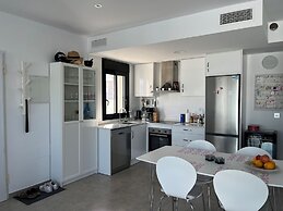 Luxury Three Bedroom Villa With Private Pool and Rooftop Solarium