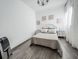 Cd-1382 Two Bedroom Apartment With Terrace