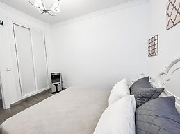 Cd-1382 Two Bedroom Apartment With Terrace