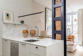 Exclusive Apartment Nestled in the Vibrant Neighborhood of Neptuno