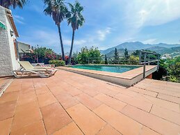 Cd-1383 Three Bedroom Villa With Pool