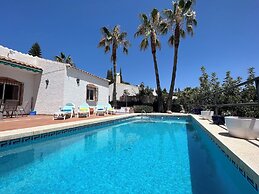 Cd-1383 Three Bedroom Villa With Pool