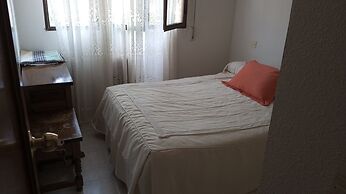 Room in House - Toledo Double Private Room