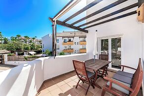 Family Beach Apartment With Pool