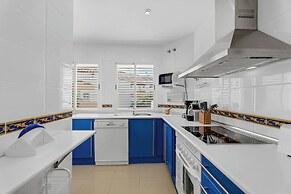 Family Beach Apartment With Pool