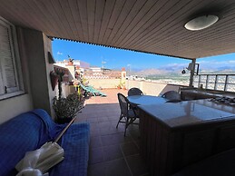 Cd-2102 · Three Bedroom Townhouse