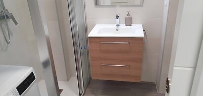 517 · Golden Coast Royal