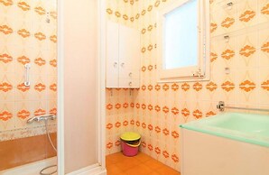 Room-private Room With 200m2 Sunny Terra