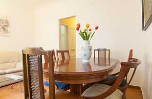 Room-private Room With 200m2 Sunny Terra