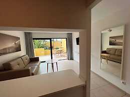 Beach Apt With Fast Wifi