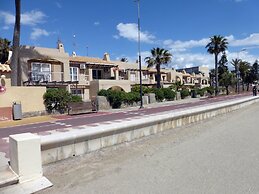 Lovely 2 Bedroom Apartment With Pool