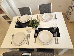 Beach & Pool Av Mancha