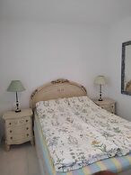 Marina Apartment With Garden by El Sirocco