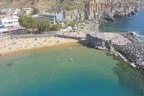 Marina Apartment With Garden by El Sirocco