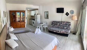Apt In Benal Beach Resort, Wifi, 100m From Beach