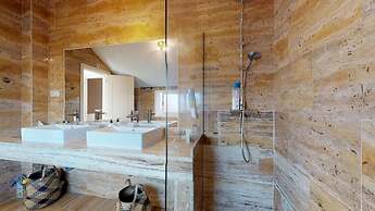 Magnificent Duplex Penthouse in Puerto Banus