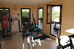 Beautiful Flat Near Golf Courses With sea Views