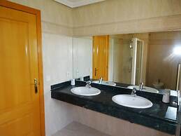 Beautiful Flat Near Golf Courses With sea Views