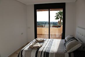 Beautiful Flat Near Golf Courses With sea Views
