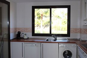 Beautiful Flat Near Golf Courses With sea Views