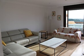 Beautiful Flat Near Golf Courses With sea Views