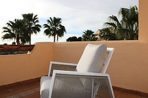 Beautiful Flat Near Golf Courses With sea Views