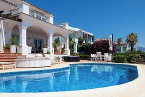 Magnificent Villa Near Sotogrande Exceptional View
