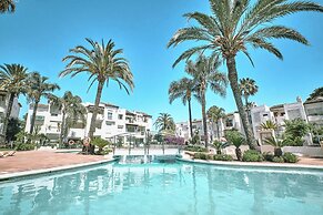 Cozy Beach Side Apartment With Pool