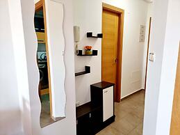 Apt Near Center & Port