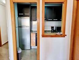 Apt Near Center & Port