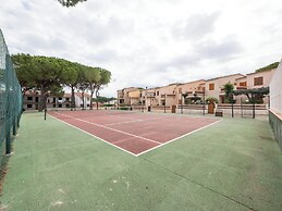 Apartment With Community Pool for 4 People - Riells Area