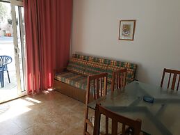 Apartment With Community Pool for 4 People - Riells Area