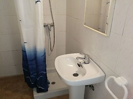 Apartment With Community Pool for 4 People - Riells Area
