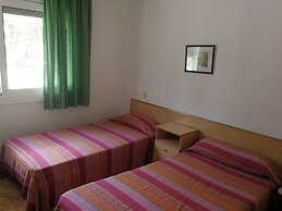 Apartment With Community Pool for 4 People - Riells Area