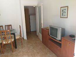 Apartment With Community Pool for 4 People - Riells Area