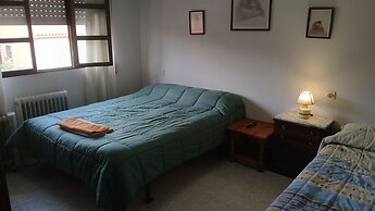 Room-triple Room in Chalet in Toledo